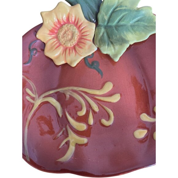 Ceramic Pumpkin-Shaped Plate With Embossed Sunflower & Leaf Design - Picture 11 of 11